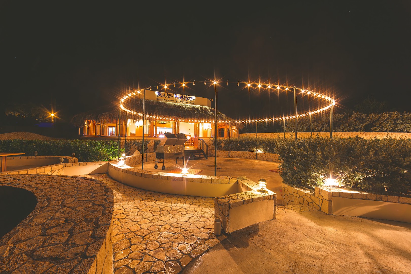 The Blue Mahoe Restaurant & Bar: beautiful night shot of venue