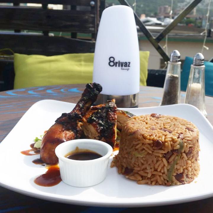 8Rivaz Ultra Lounge: appetizing food photo with branding