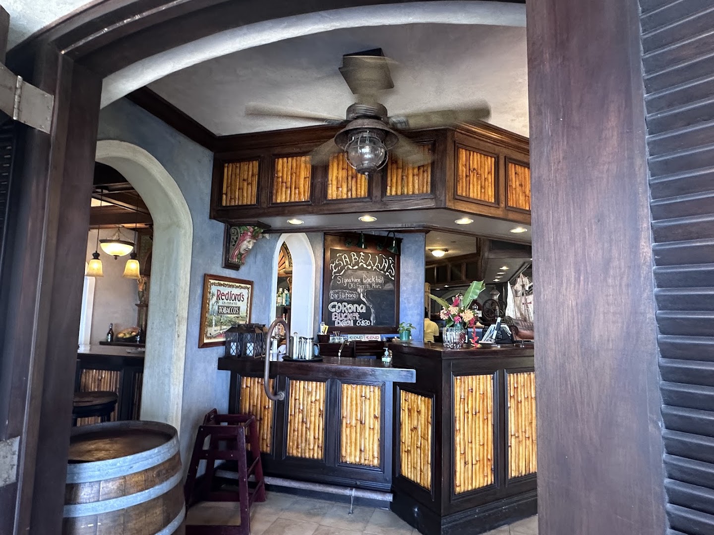 Christophers at Hermosa Cove: clear view of venue interior