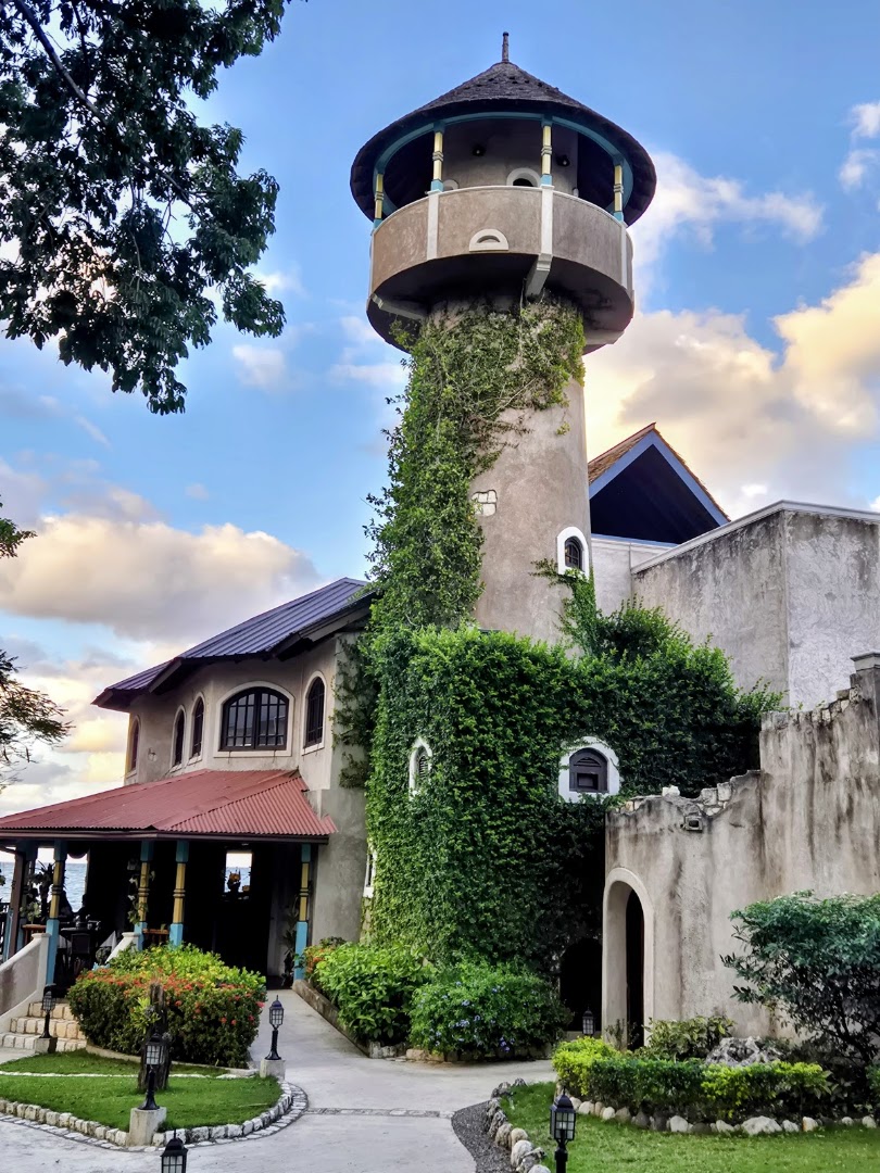 Christophers at Hermosa Cove: beautiful exterior shot of venue