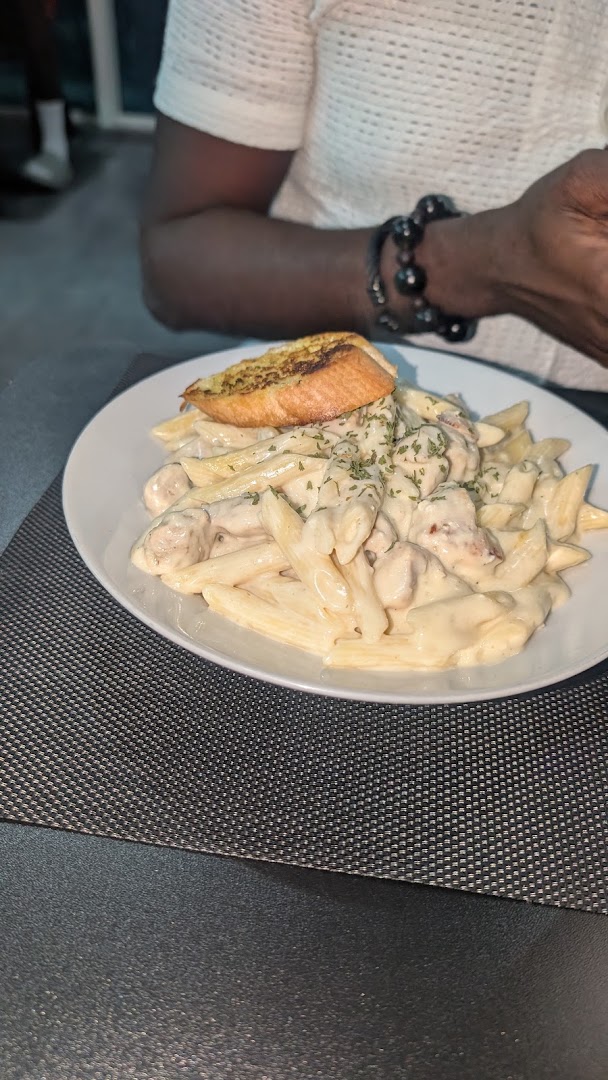 Flava Fingaz: appetizing photo of restaurant food