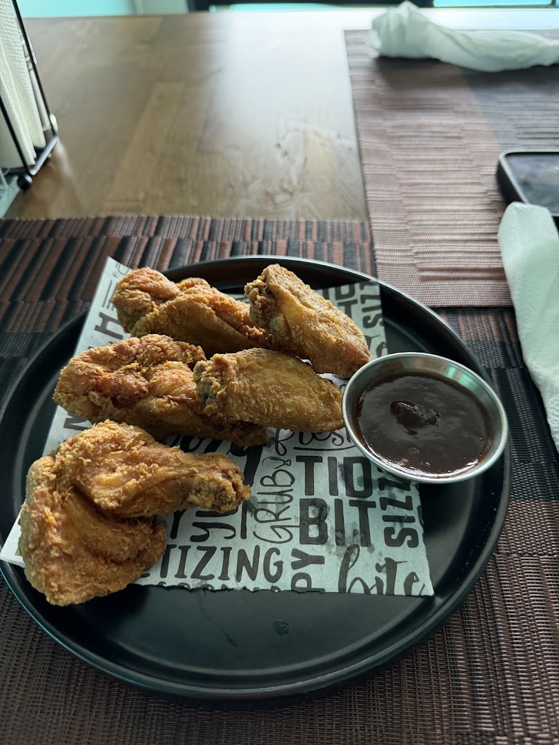 Flava Fingaz: appetizing photo of restaurant food