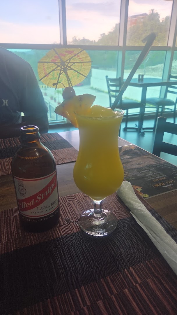 Flava Fingaz: appetizing photo of restaurant drinks