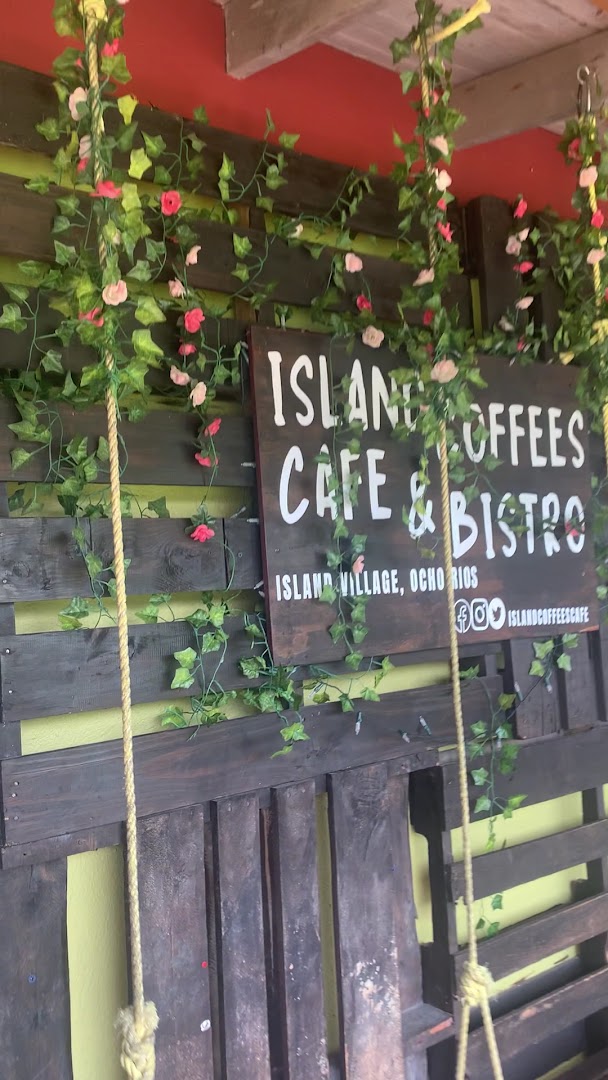 Island Coffees Cafe: attractive and clear venue signage