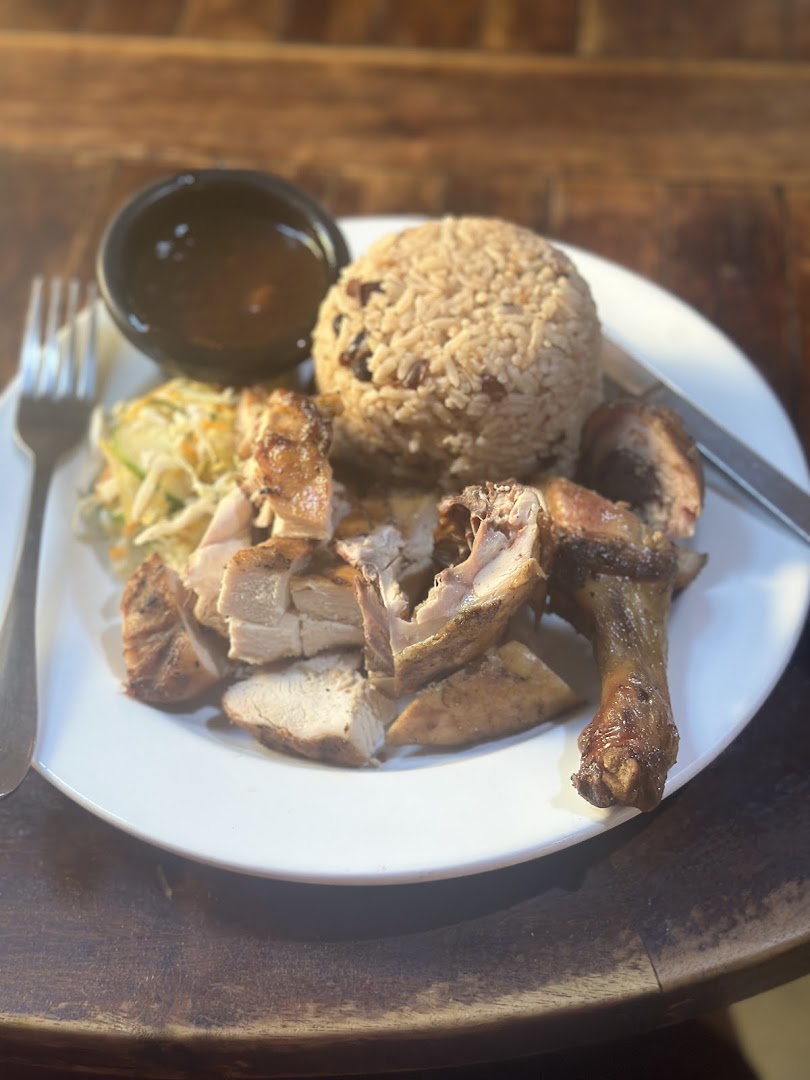 Island Coffees Cafe: appetizing photo of served food