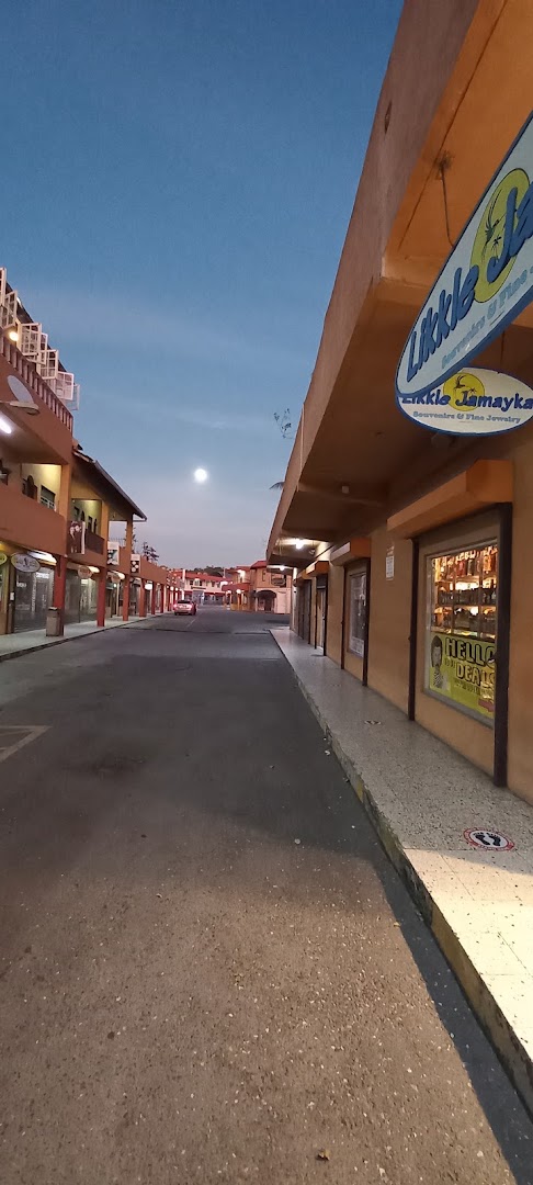 Likkle Jamayka: clear exterior shot of shop