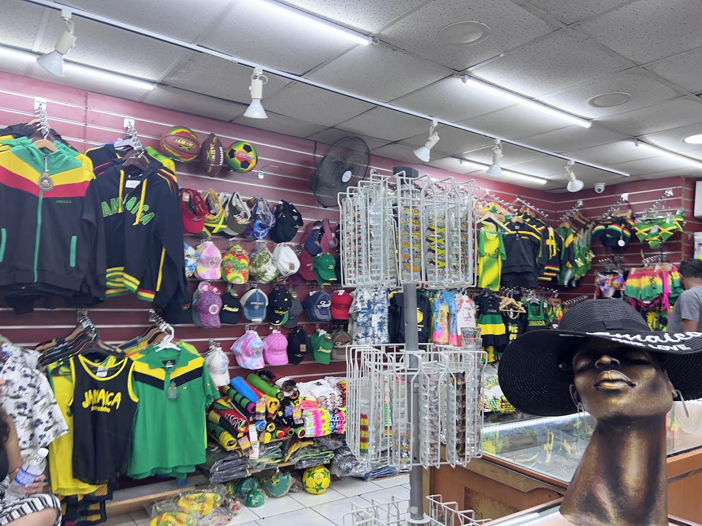 Likkle Jamayka: clear display of shop products