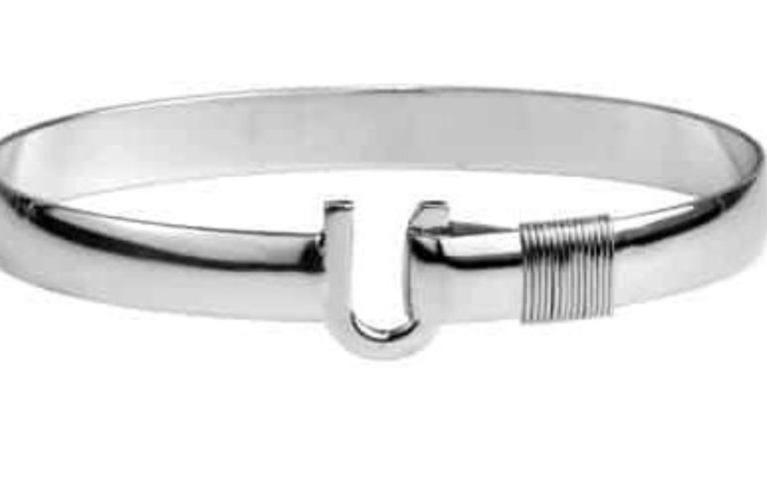 Likkle Jamayka: clear product photo of jewelry