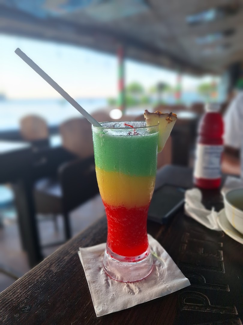 Ocean's 11 Restaurant & Bar: appealing photo of restaurant drink