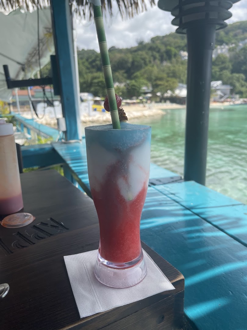 Ocean's 11 Restaurant & Bar: appealing drink with scenic background