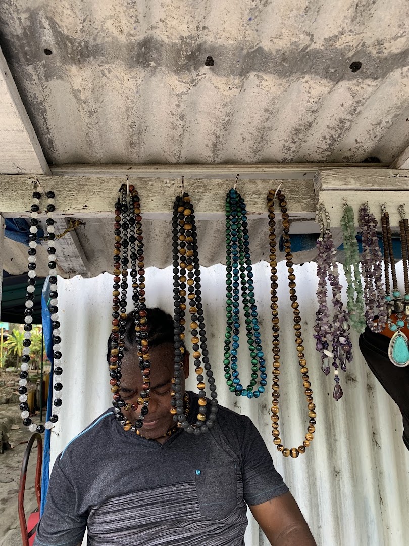 Ocho Rios Craft Market: products and shop atmosphere