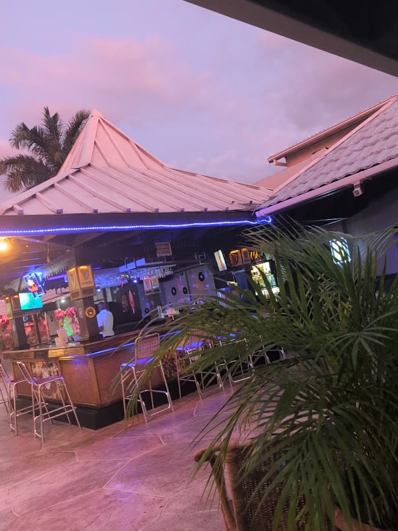 Sago Palm Hotel: attractive hotel bar atmosphere