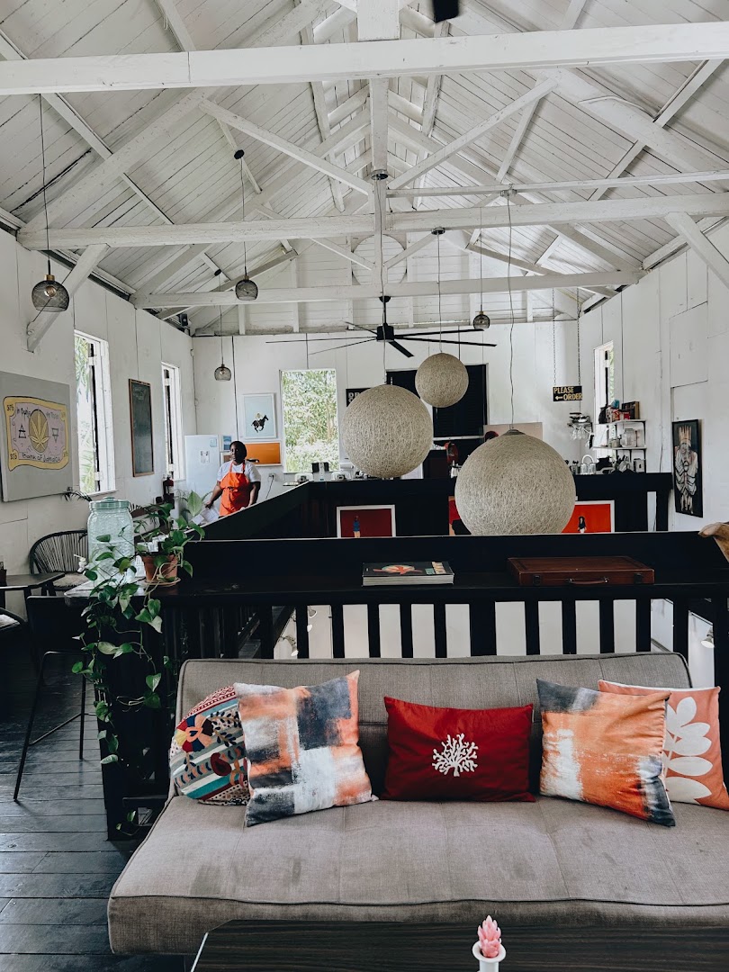 The Courthouse Gallery & Cafe: inviting and professional venue interior