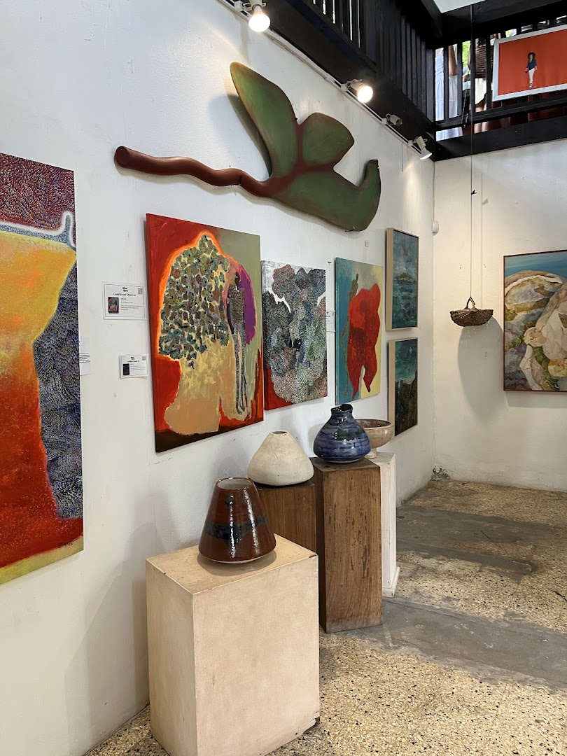 The Courthouse Gallery & Cafe: clear view of gallery exhibition