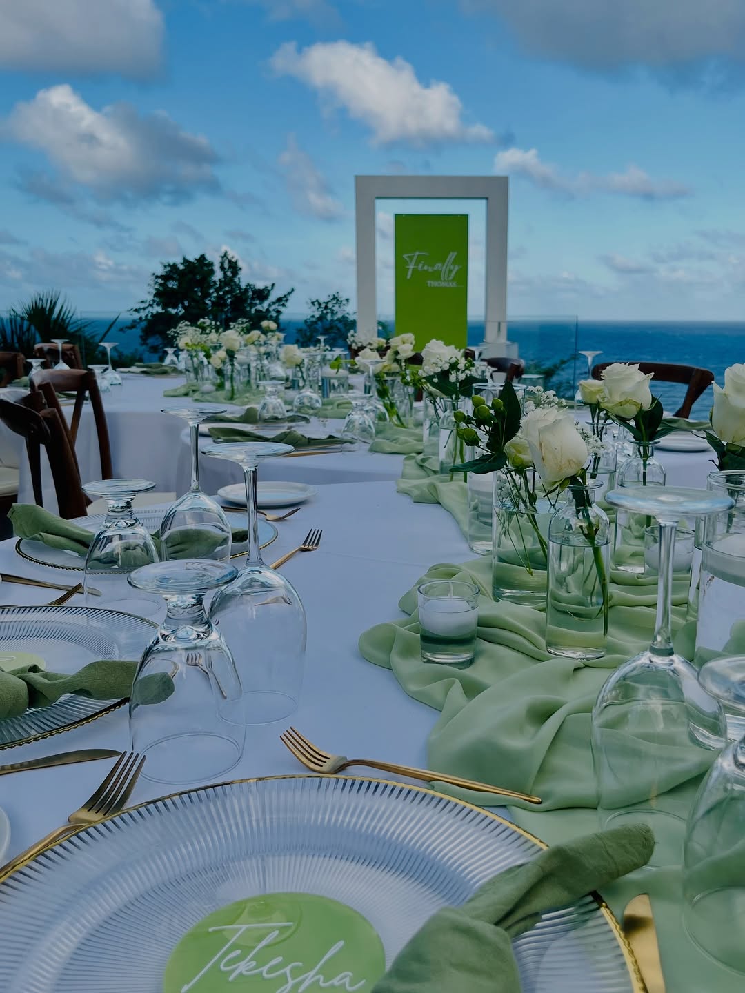 Bushbar: beautiful event setup and atmosphere