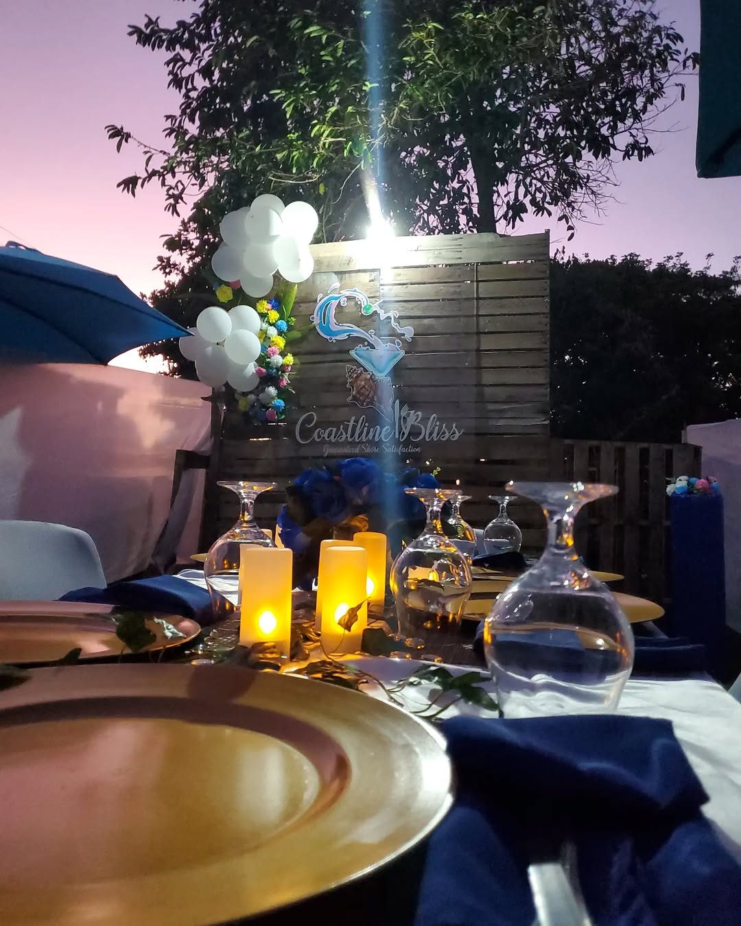 Coastline Bliss Restaurant and Lounge: inviting atmosphere and professional presentation