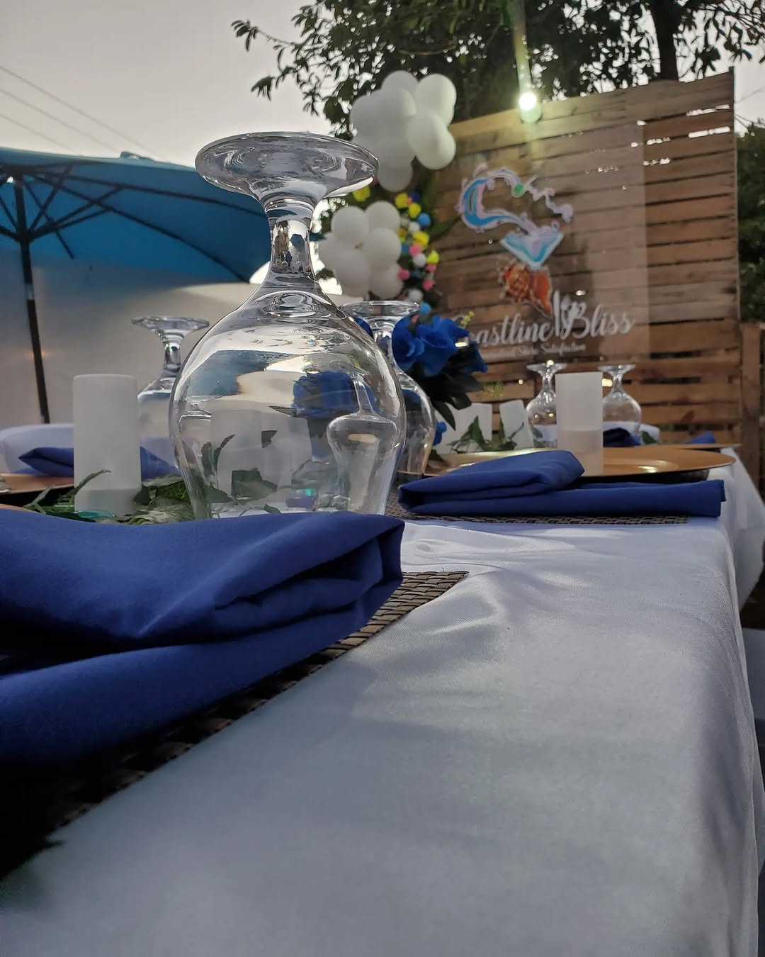 Coastline Bliss Restaurant and Lounge: restaurant atmosphere and branding