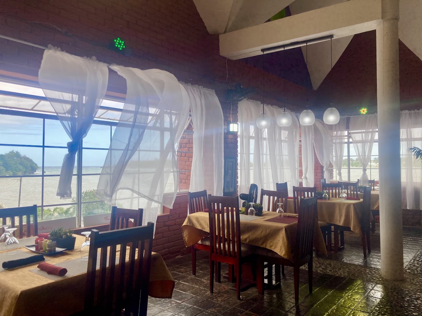 Fusion Bites: inviting restaurant interior and view