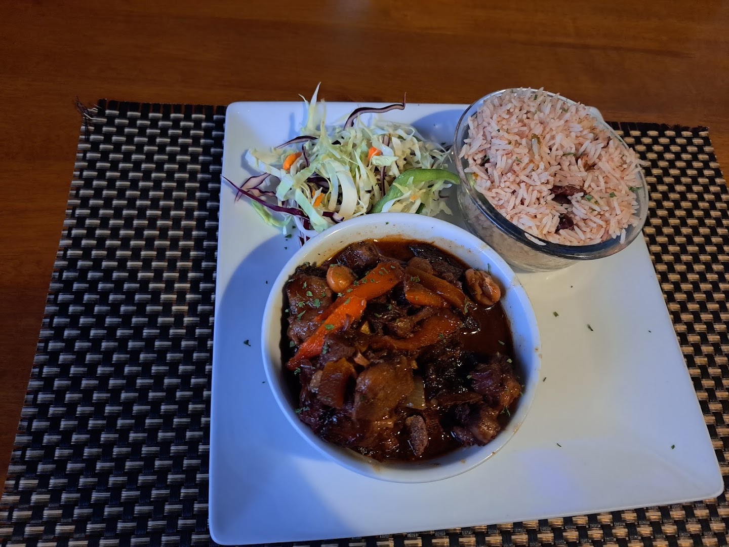 Roots 21 Bar & Kitchen: appetizing, clear food photography