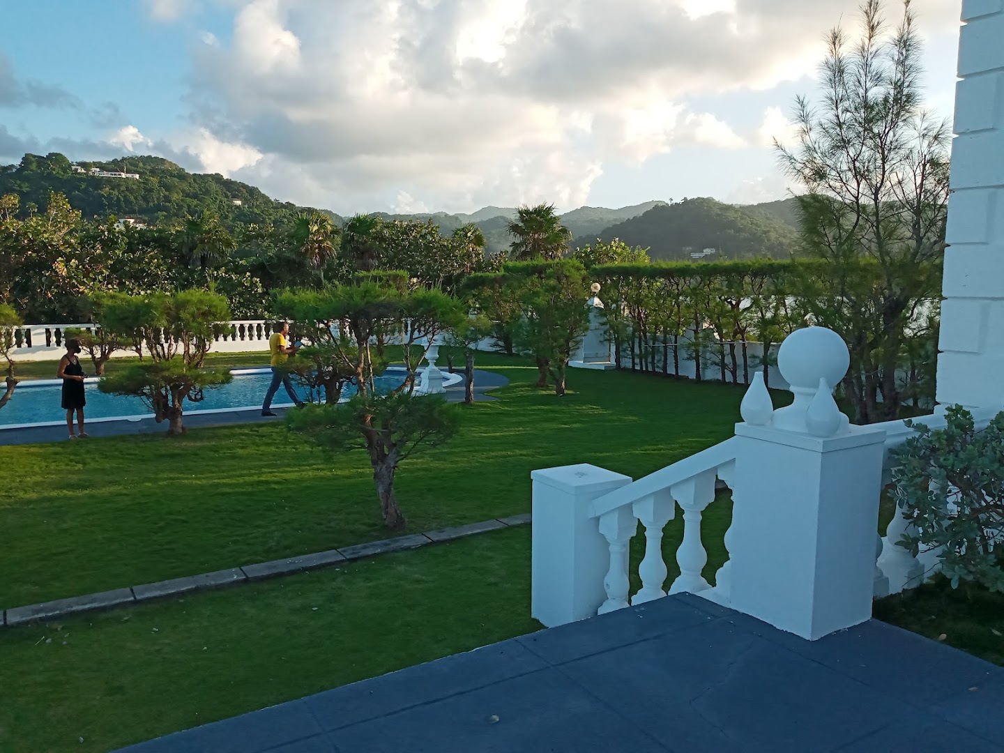 Trident Castle: beautiful venue exterior and grounds