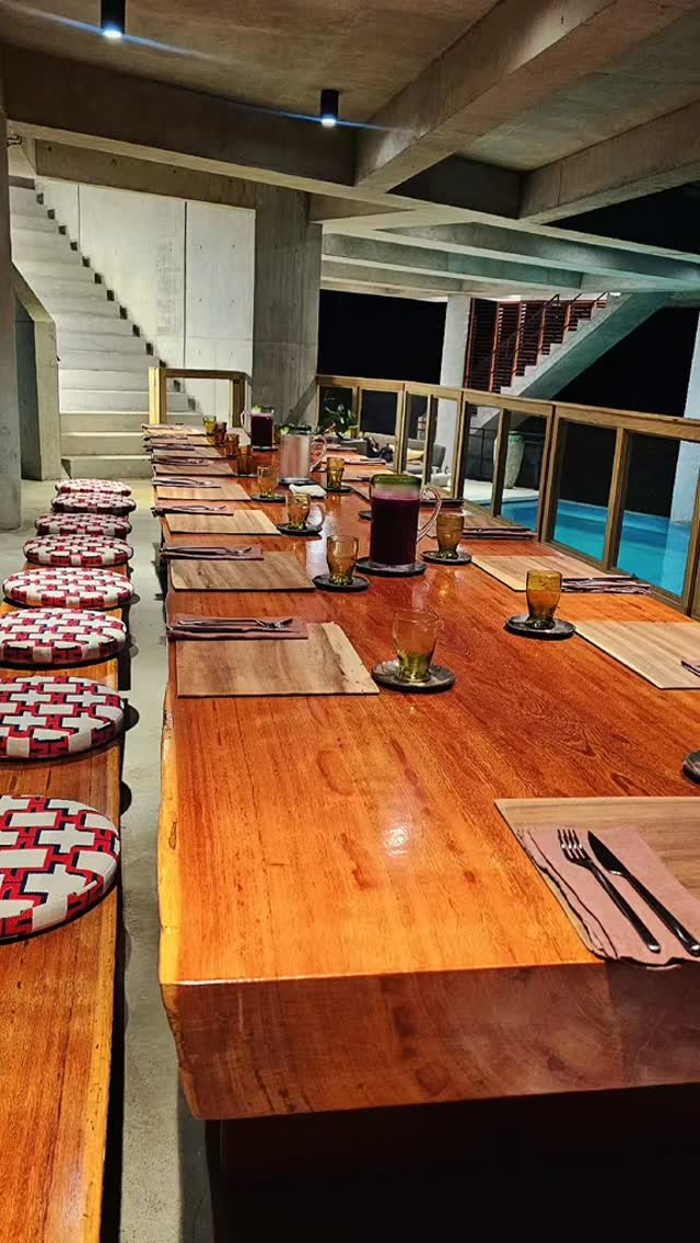 Vanessa's Fine Food: attractive restaurant interior and seating