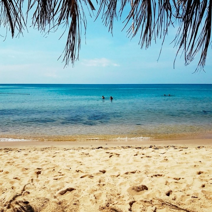 Flavours Beach Bar and Restaurant: beautiful beach setting for restaurant