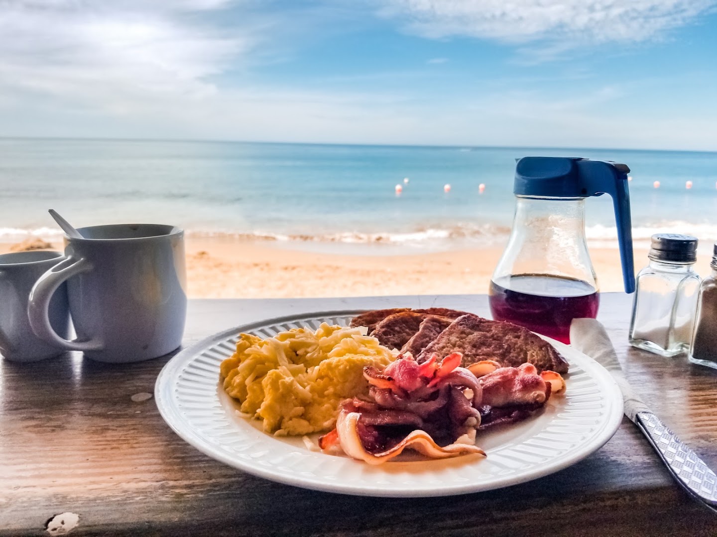 Frenchman's Bay Restaurant & Cocktails: appealing breakfast with ocean view