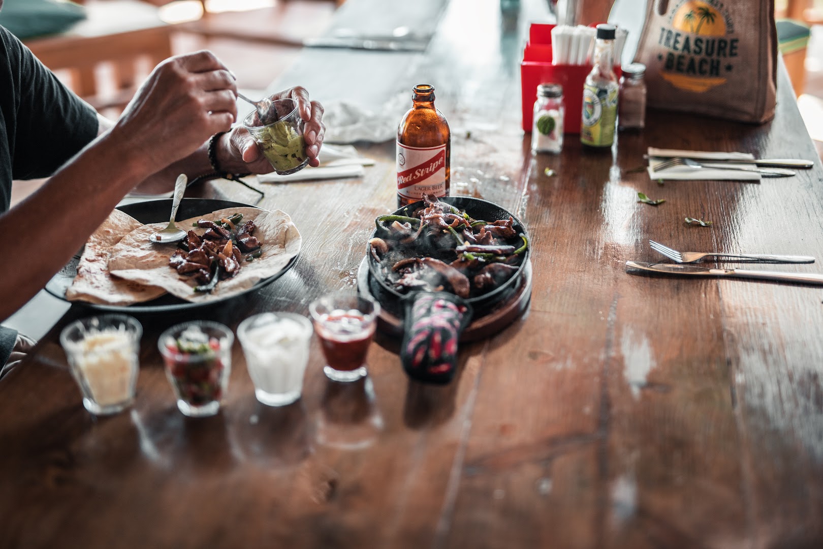 Grego's Seafood Bar & Grill: appetizing food and dining atmosphere