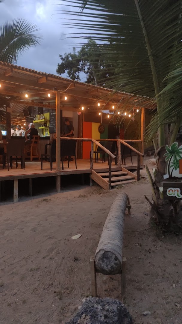 Ki's on di Beach: inviting atmosphere of beach restaurant