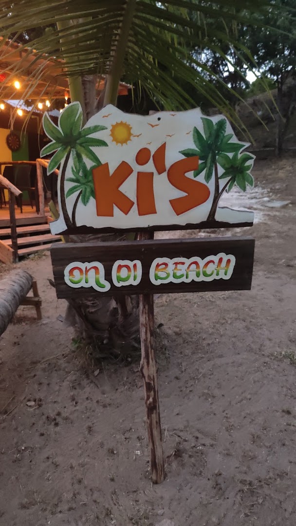 Ki's on di Beach: clear signage identifies the venue