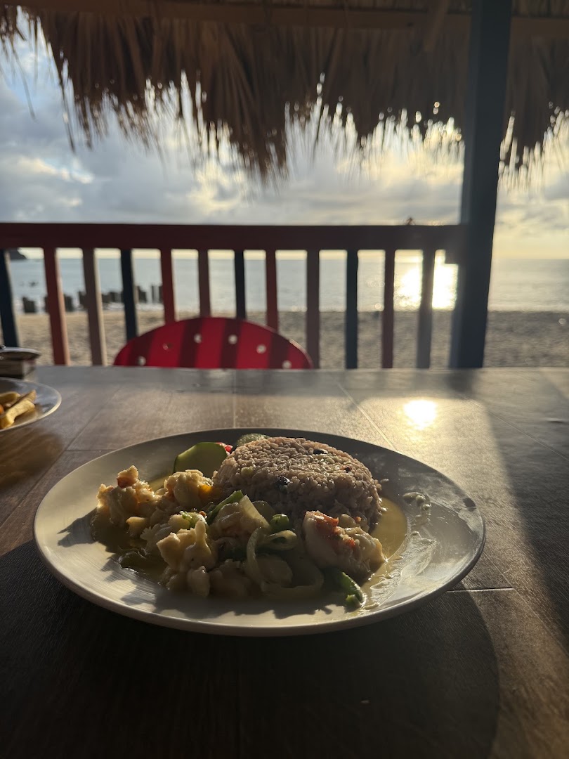 Lobster Pot Restaurant: appealing food with scenic view