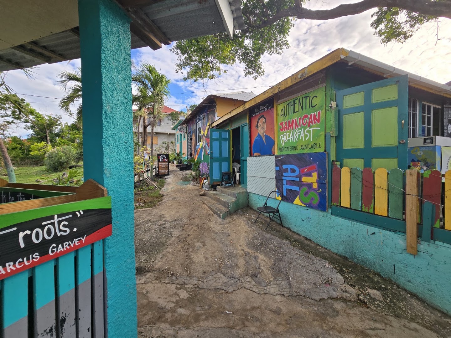 Smurf's Cafe: venue exterior and atmosphere