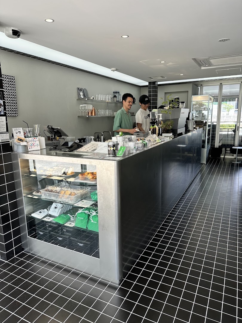 No Coffee Tenjin Park: clear interior shot showing staff