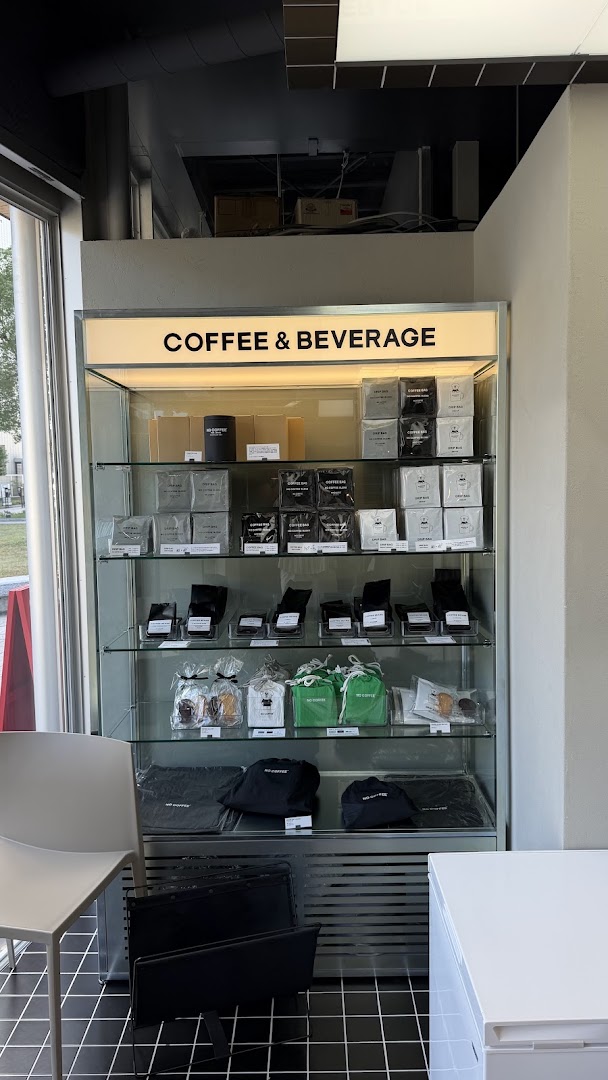 No Coffee Tenjin Park: clear display of retail products