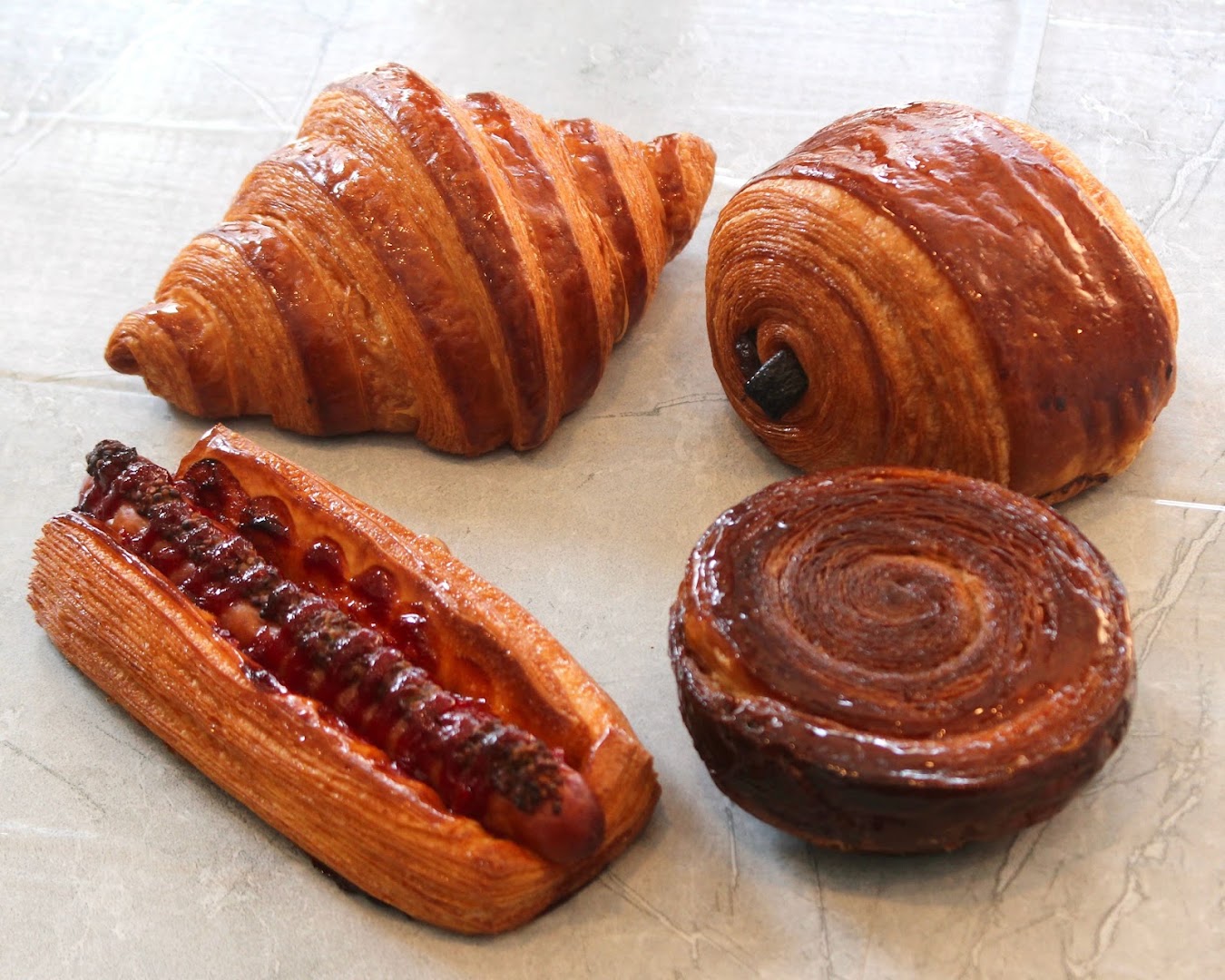 Amelaterie Croissant: high quality appetizing pastry photo