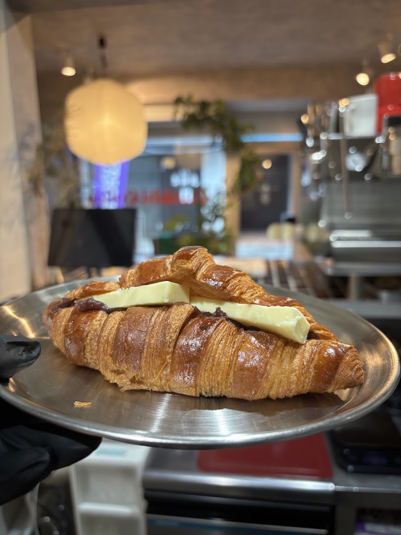 Ennichi Coffee: appetizing food photo in venue