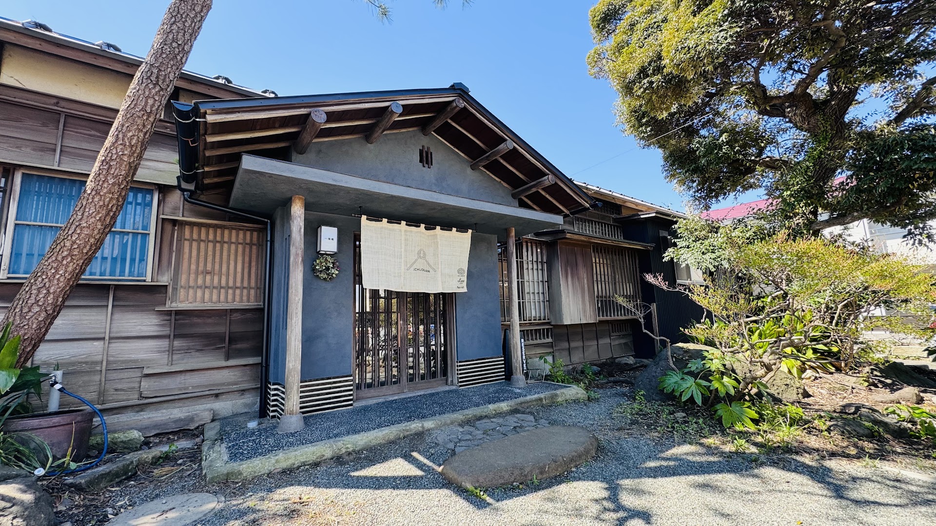D316 Kamakura: clear, professional exterior shot