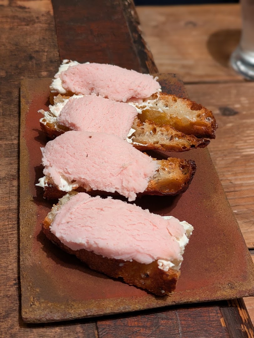Topino: appetizing photo of bar food