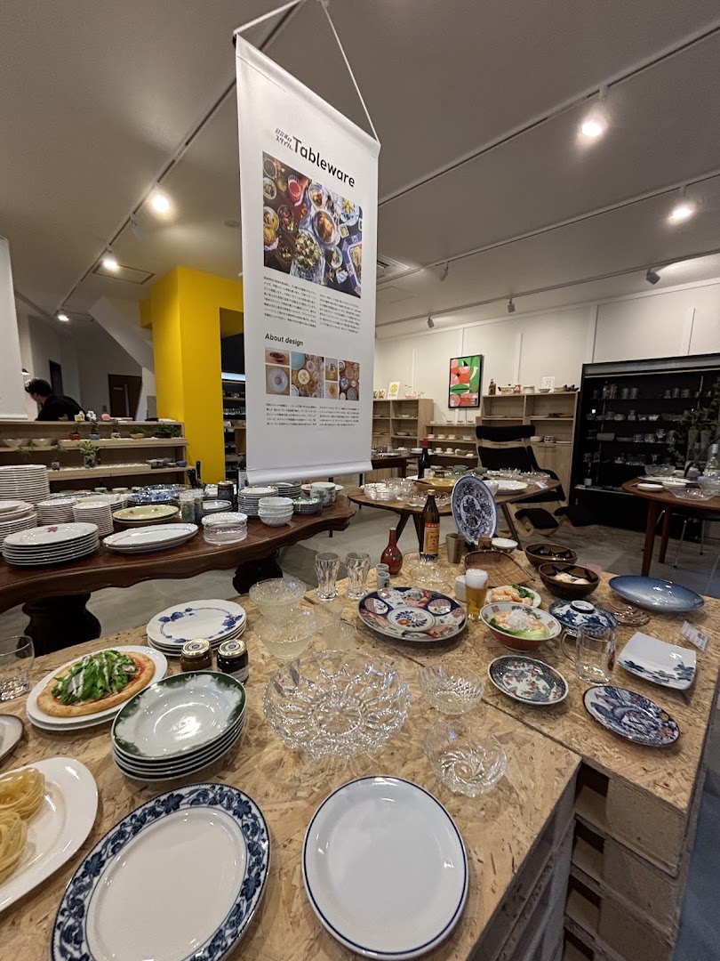 昭和スタイル 新竪町店: clear display of shop products