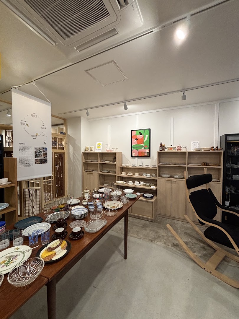 昭和スタイル 新竪町店: clear shop interior and products