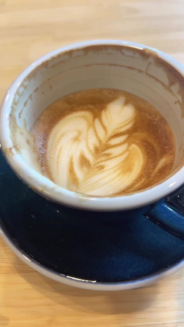 コーヒー&チーズケーキBENIYA COFFEE: appetizing latte art photo