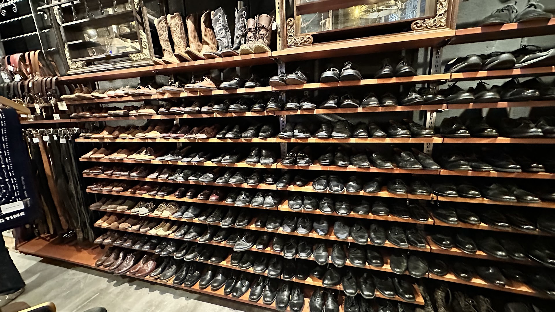 BIG TIME 金沢店: clear display of shop products
