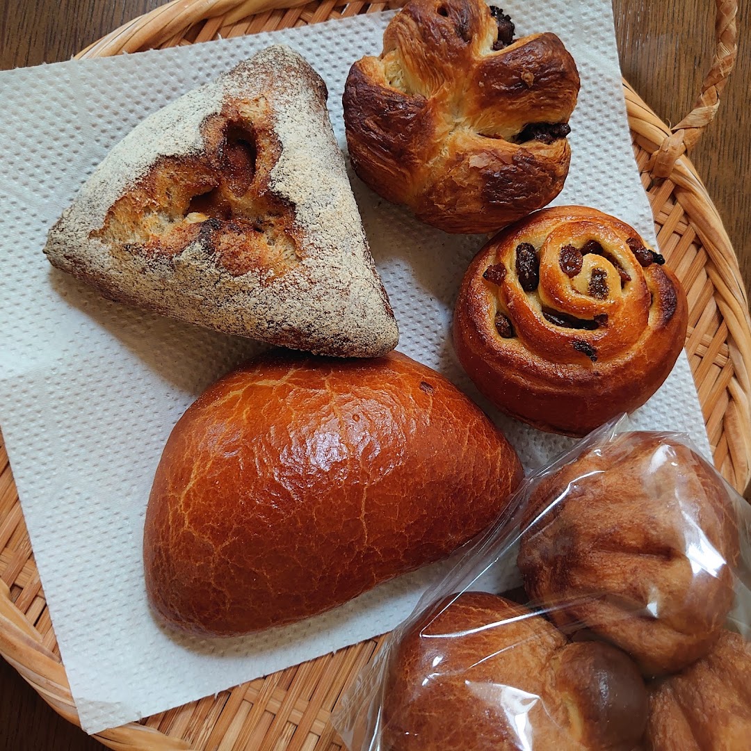 パンや いのうえ: appetizing photo of bakery products