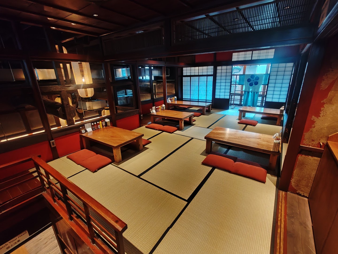SHOGUN BURGER ひがし茶屋街店: attractive traditional interior atmosphere