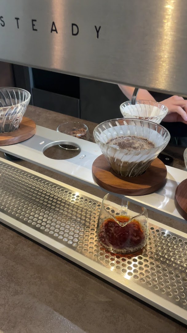 flow by nozy coffee: high quality coffee preparation shot