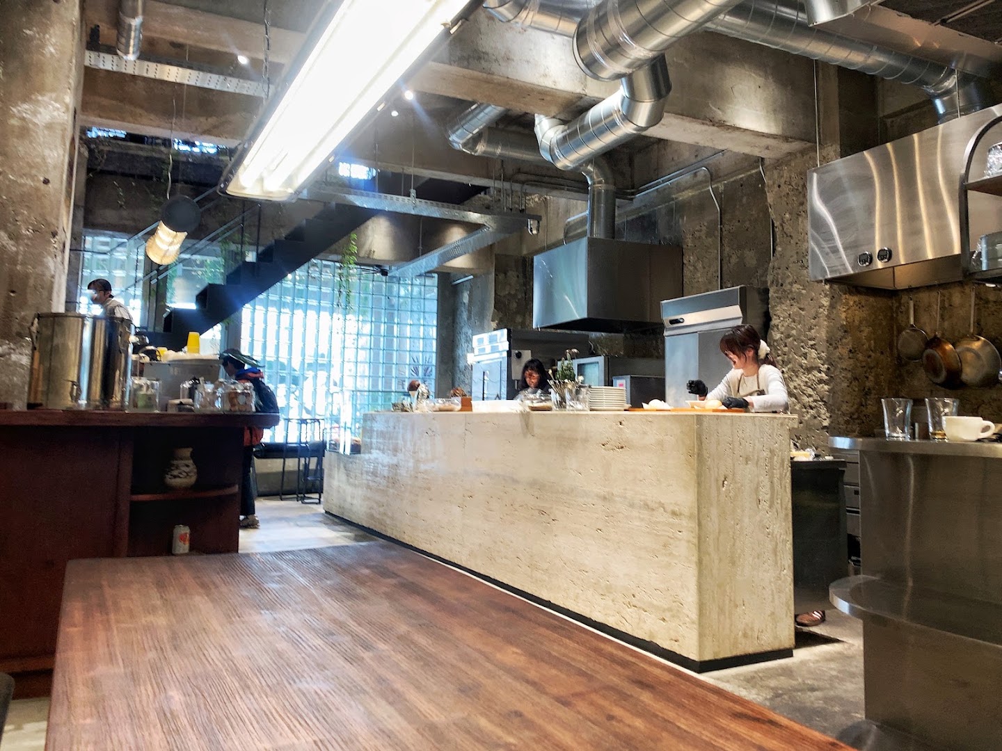 EGORAPIN': venue interior and staff