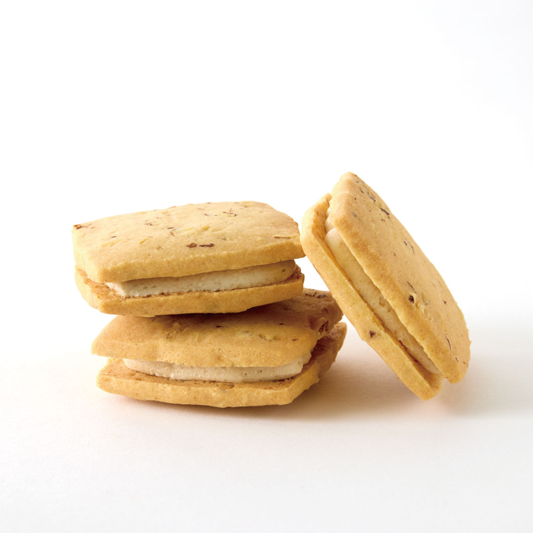 Black Sugar Meister Kokusai-dori Makishi: professional product photography of cookies