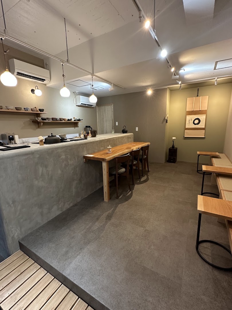 Suguri: clean, inviting interior atmosphere