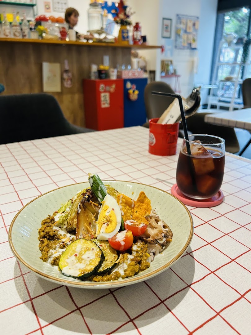Cafe Elsie: appetizing food and drink photo