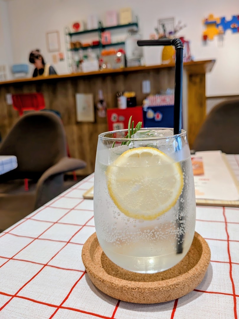 Cafe Elsie: appealing drink photo with atmosphere